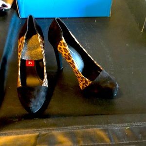 BCBG BG-PAULAS Heels 8.5M